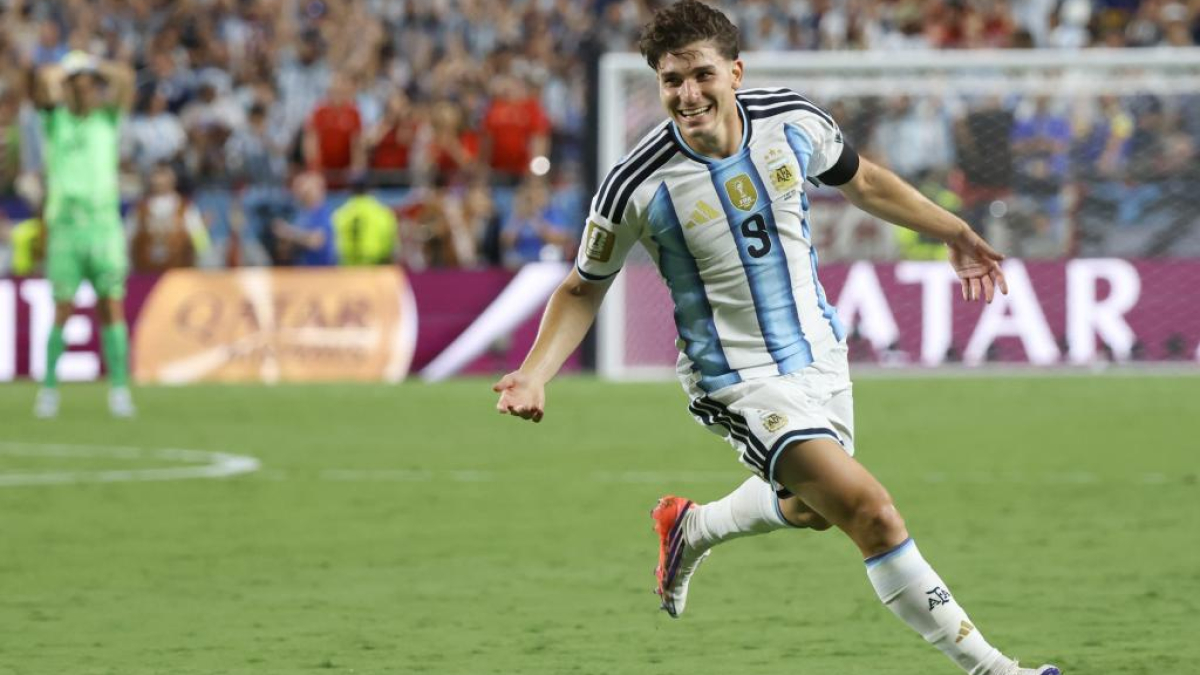 Julián Álvarez seduce al Arsenal, que ofrece millones y Gyökeres por su pase