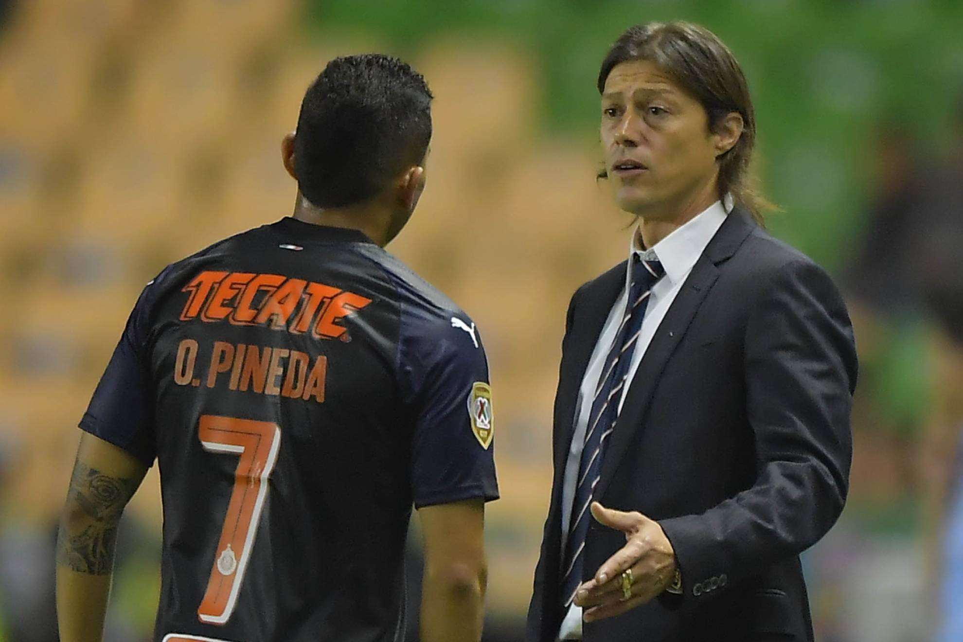 Orbelín Pineda y Matías Almeyda, en 2017 en Chivas / MexSport