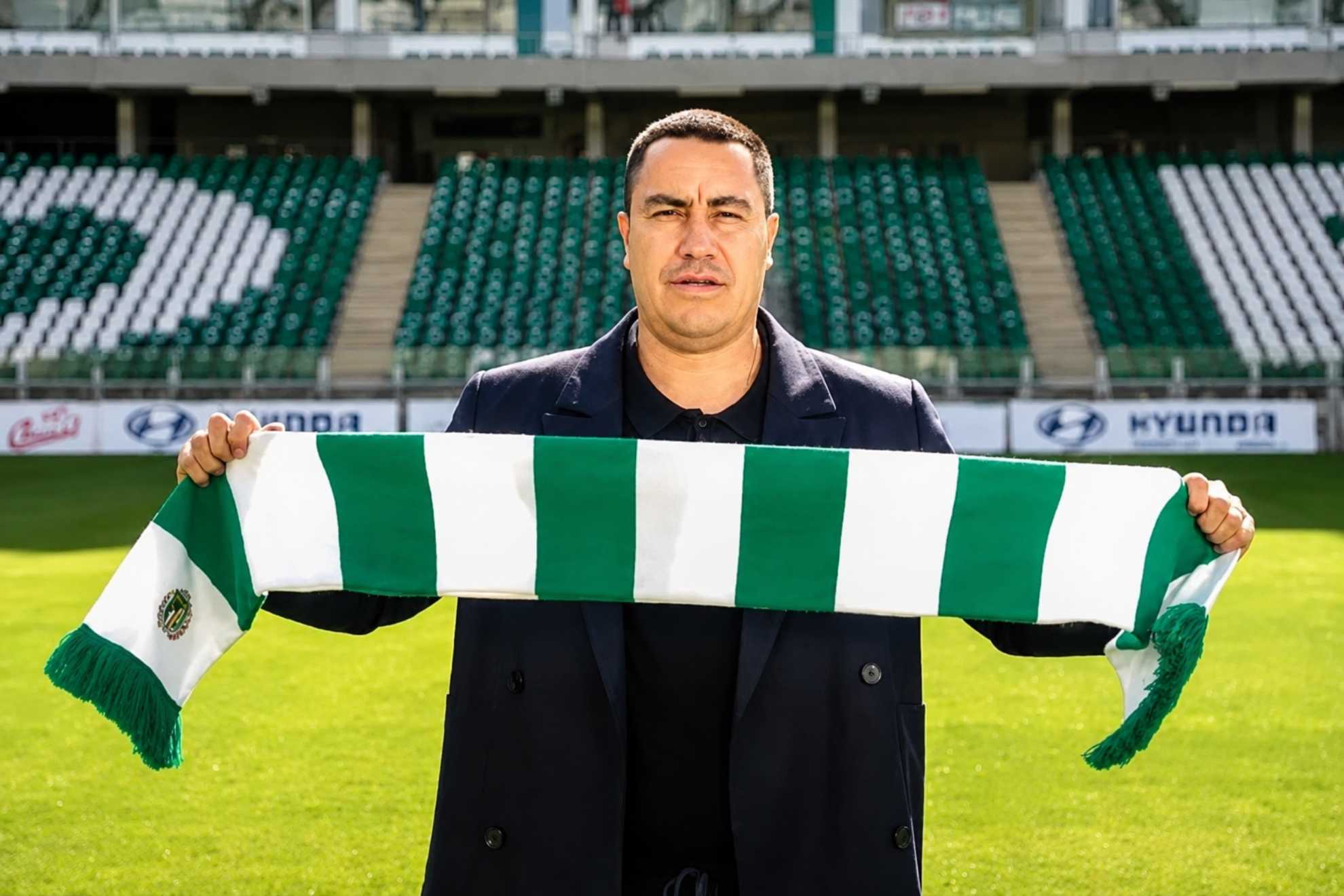 Efraín Juarez, DT del Gyri ETO, de forma oficial / ESPECIAL