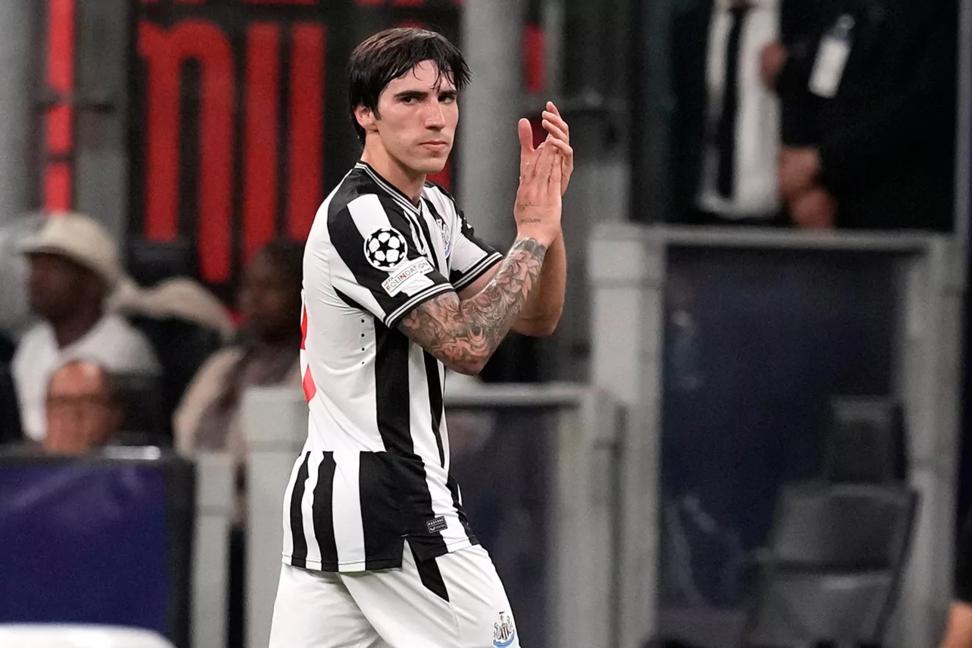Tonali, con el Newcastle LAPRESSE