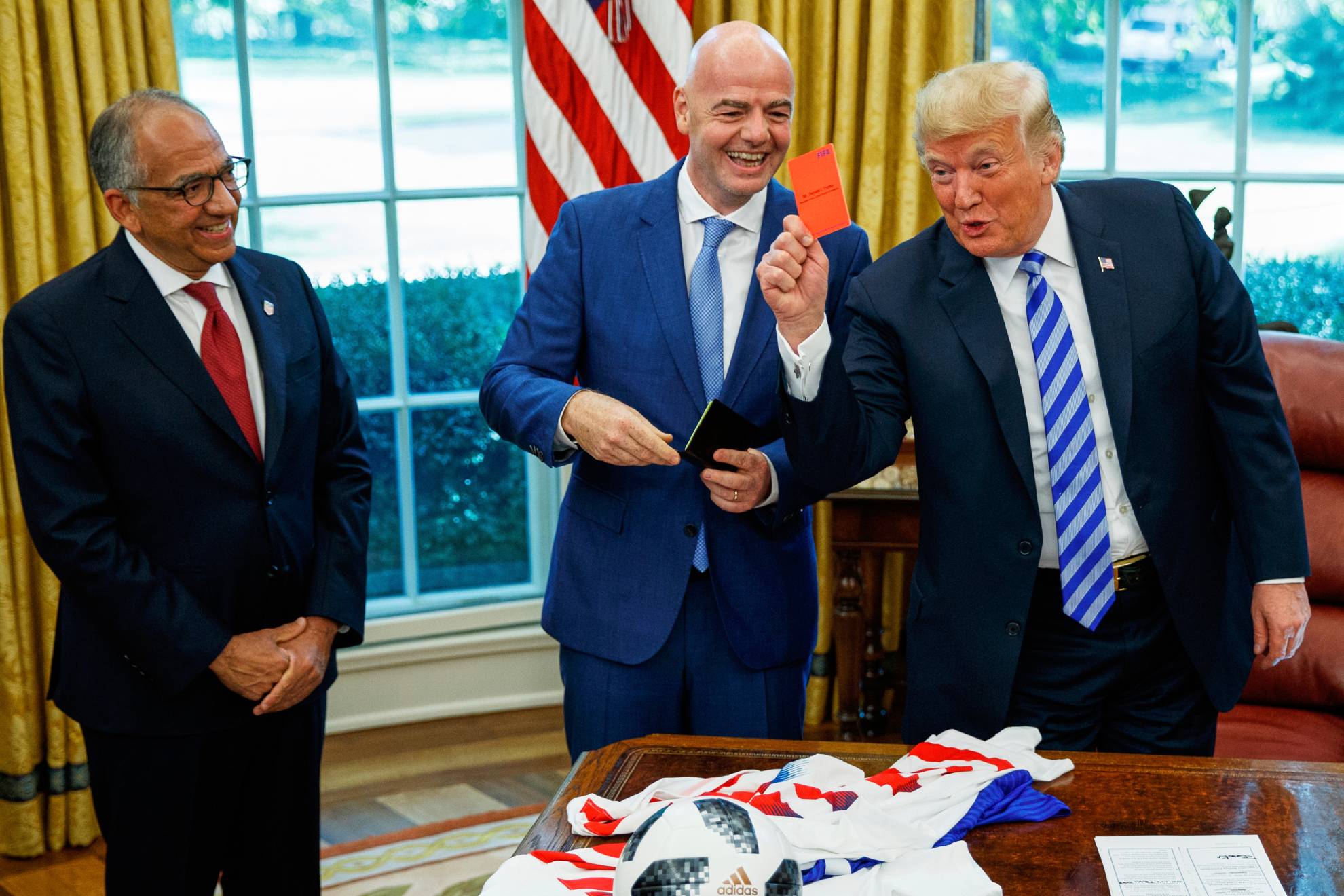 Carlos Cordeiro con Gianni Infantino durante una visita con Donald Trump / LAPRESSE