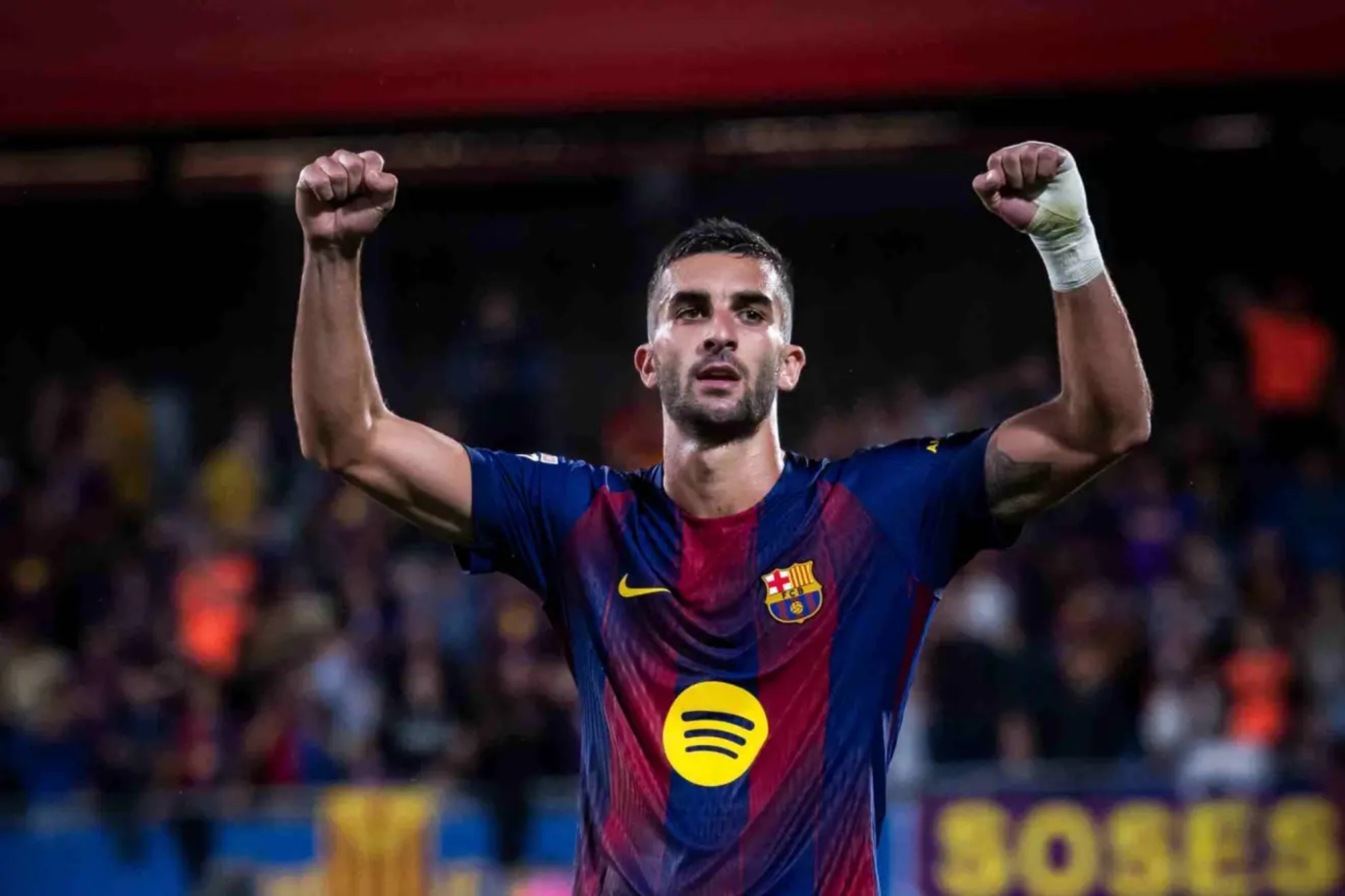 Ferran Torres celebra un gol con el Barcelona