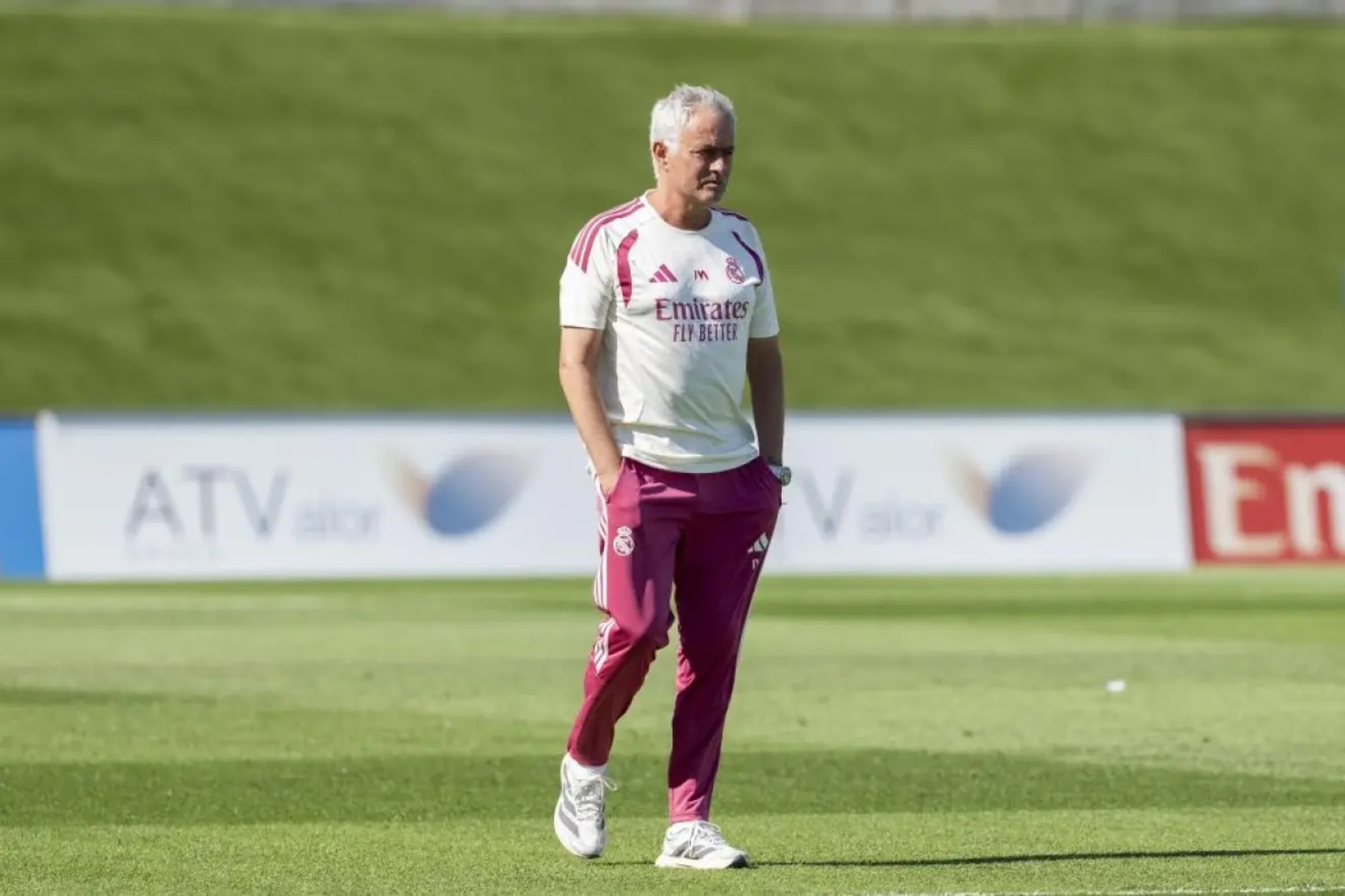 Mourinho, durante un entrenamiento con el Real Madrid