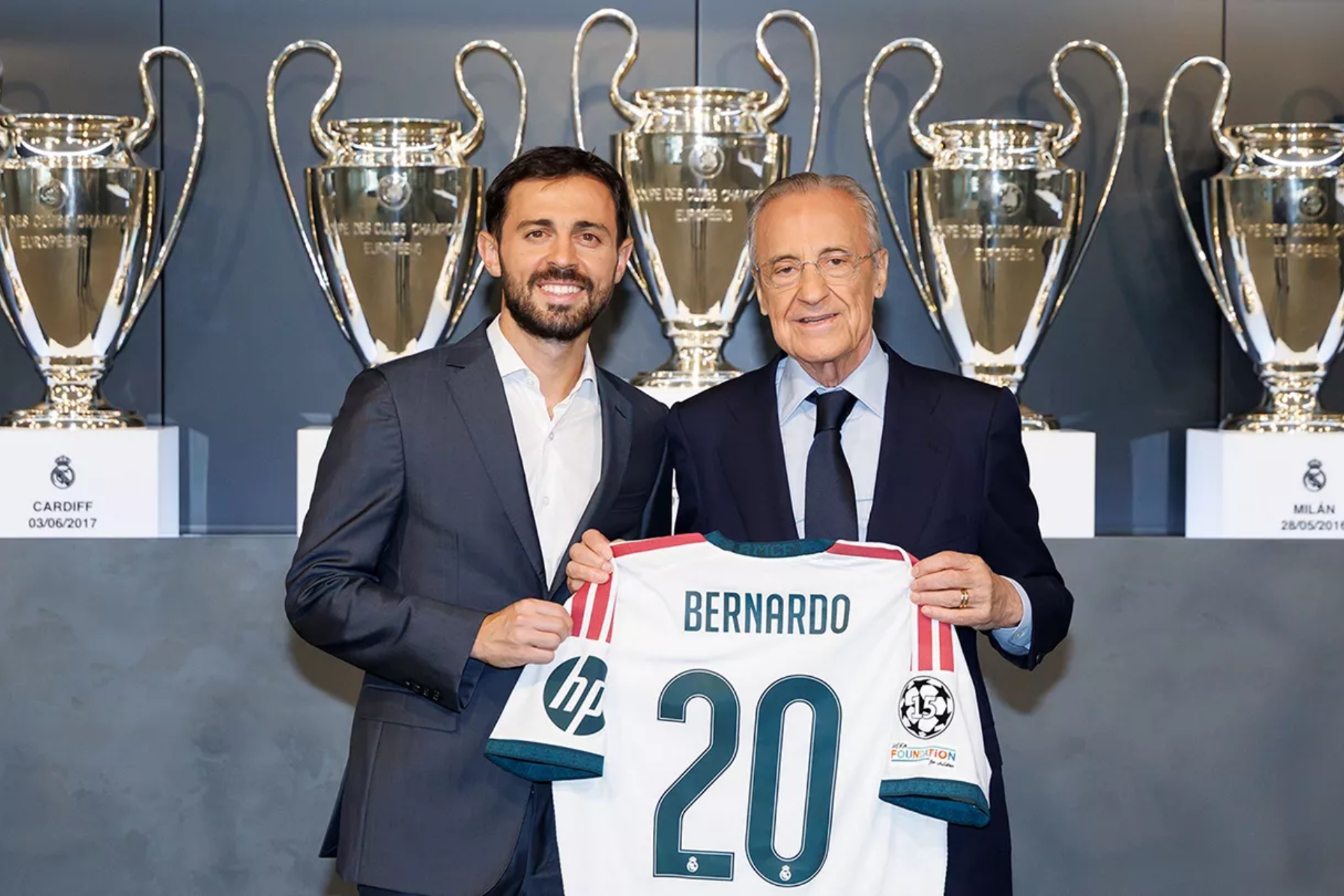 Bernardo Silva junto a Florentino Pérez REALMADRID.com