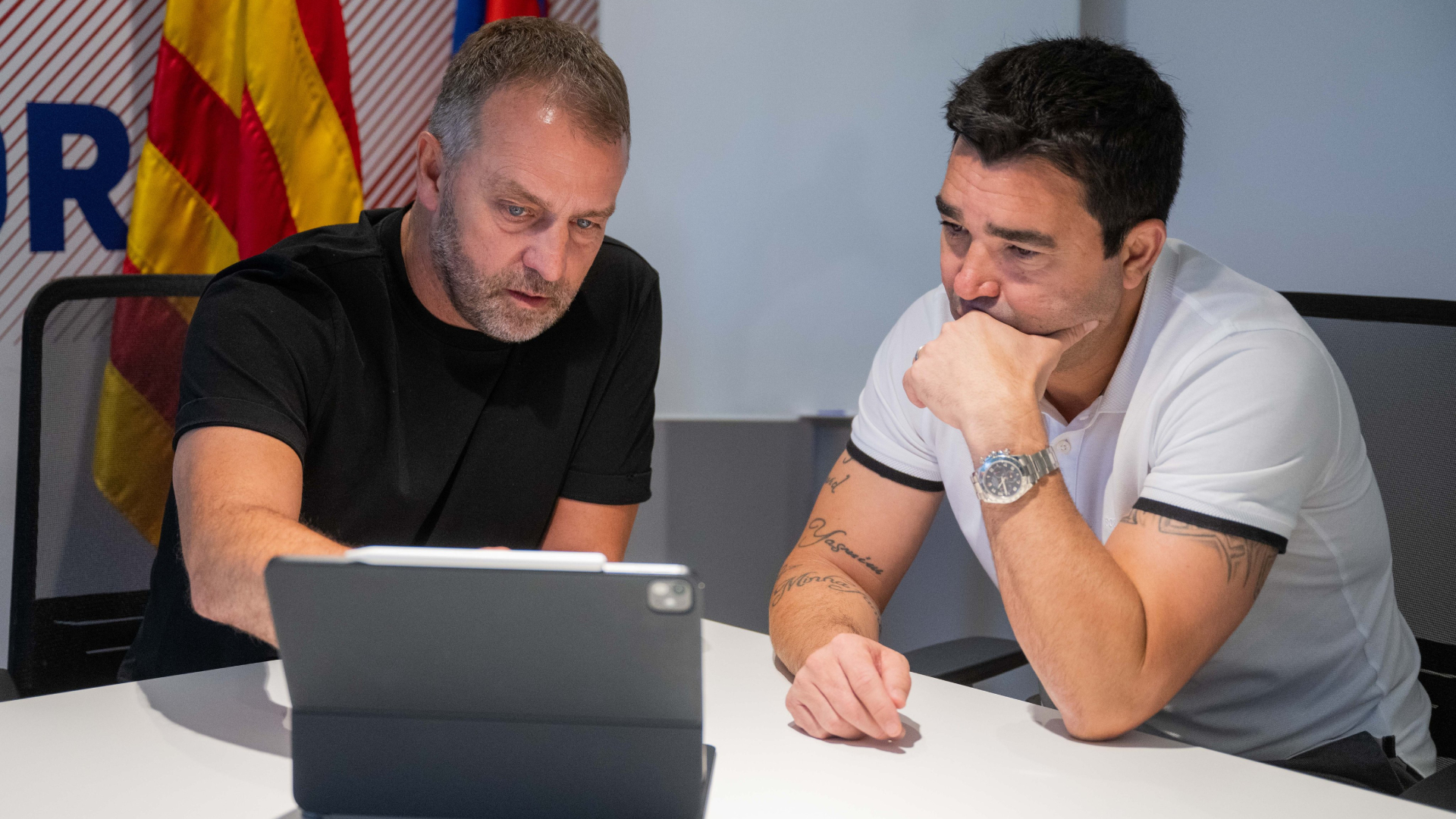 Hansi Flick y Deco se olvidan de Julián Álvarez, por ahora / FC Barcelona