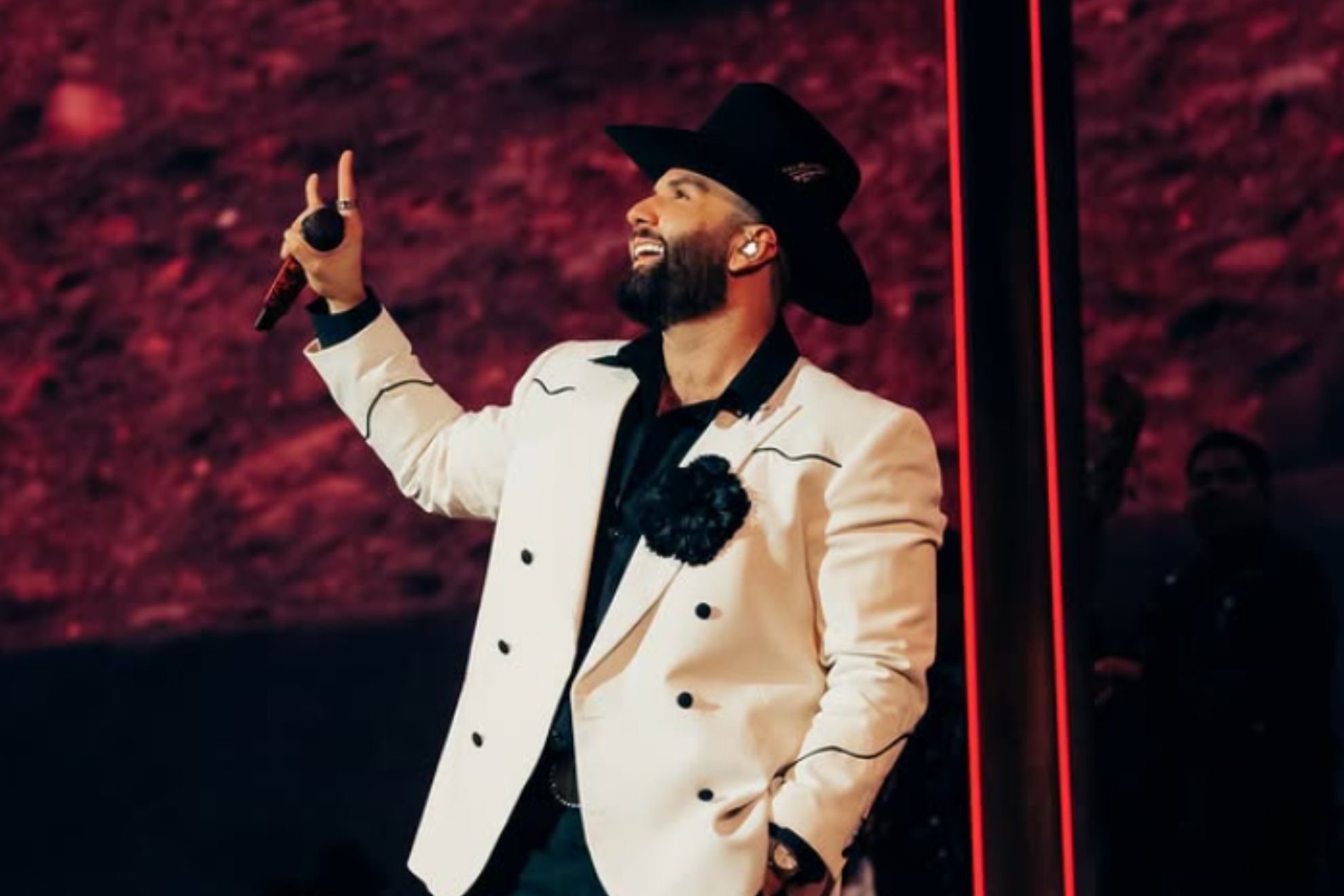 ¡Cancelan concierto de Carín León en The Sphere de Las Vegas a unas ...