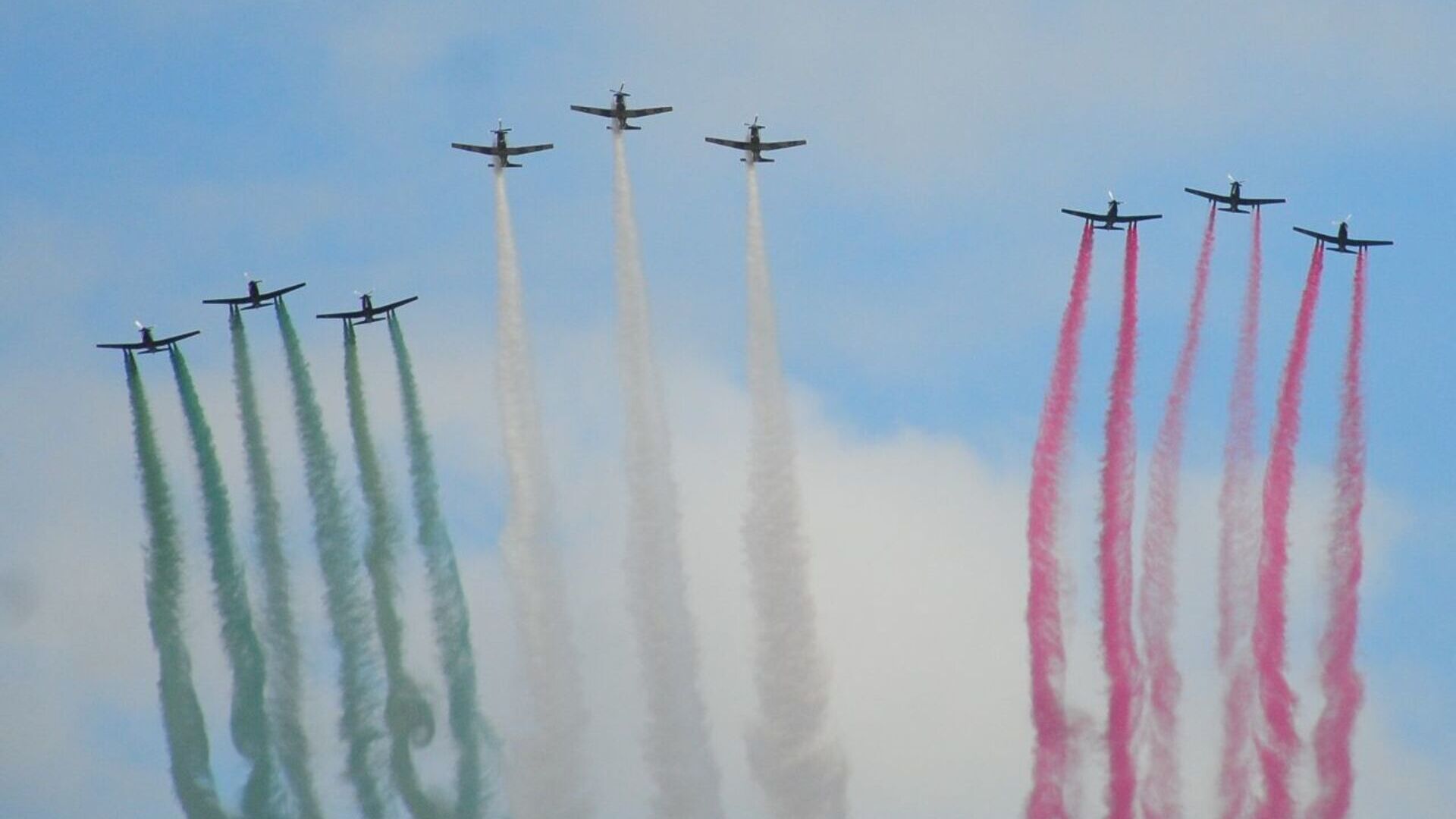Aviones Desfile Cívico-Militar