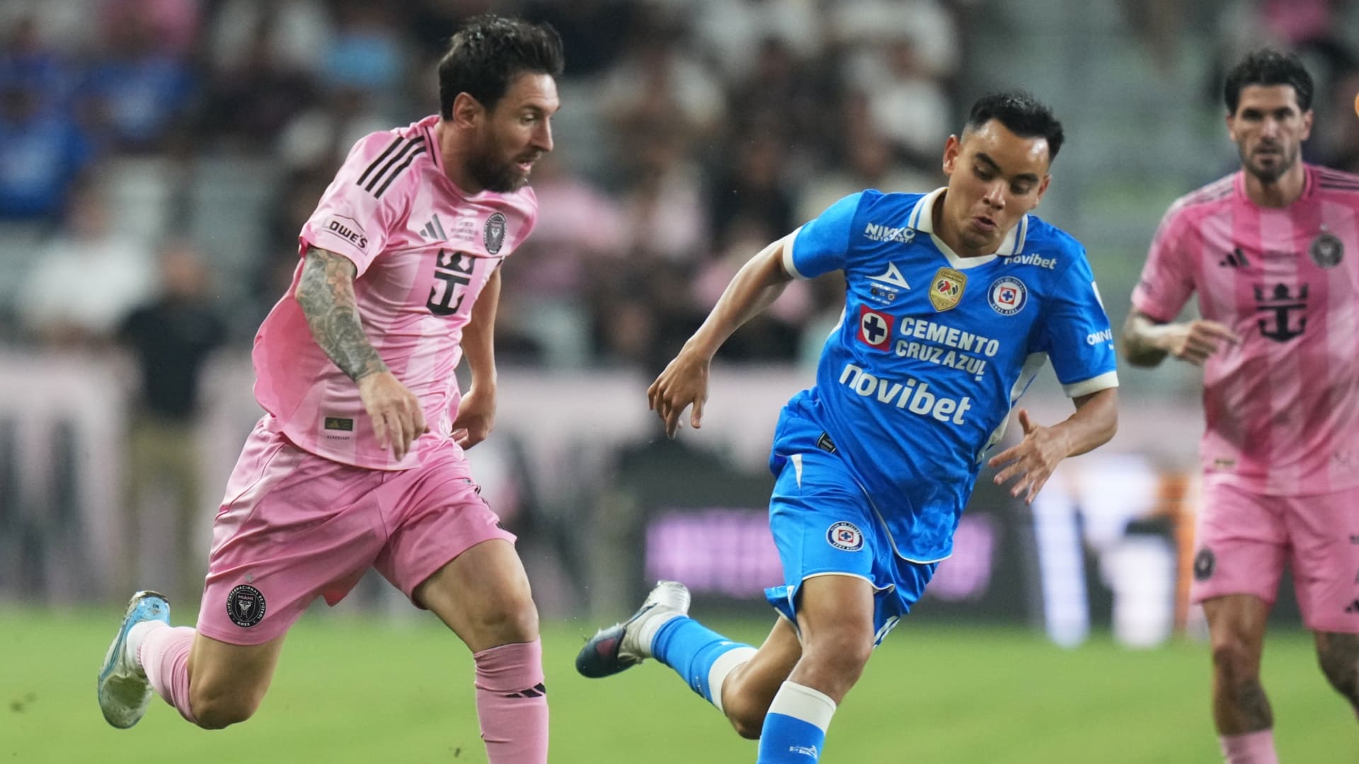 Lionel Messi vuelve a anotarle a La Máquina, ahora en la Campeones Cup. LAPRESSE