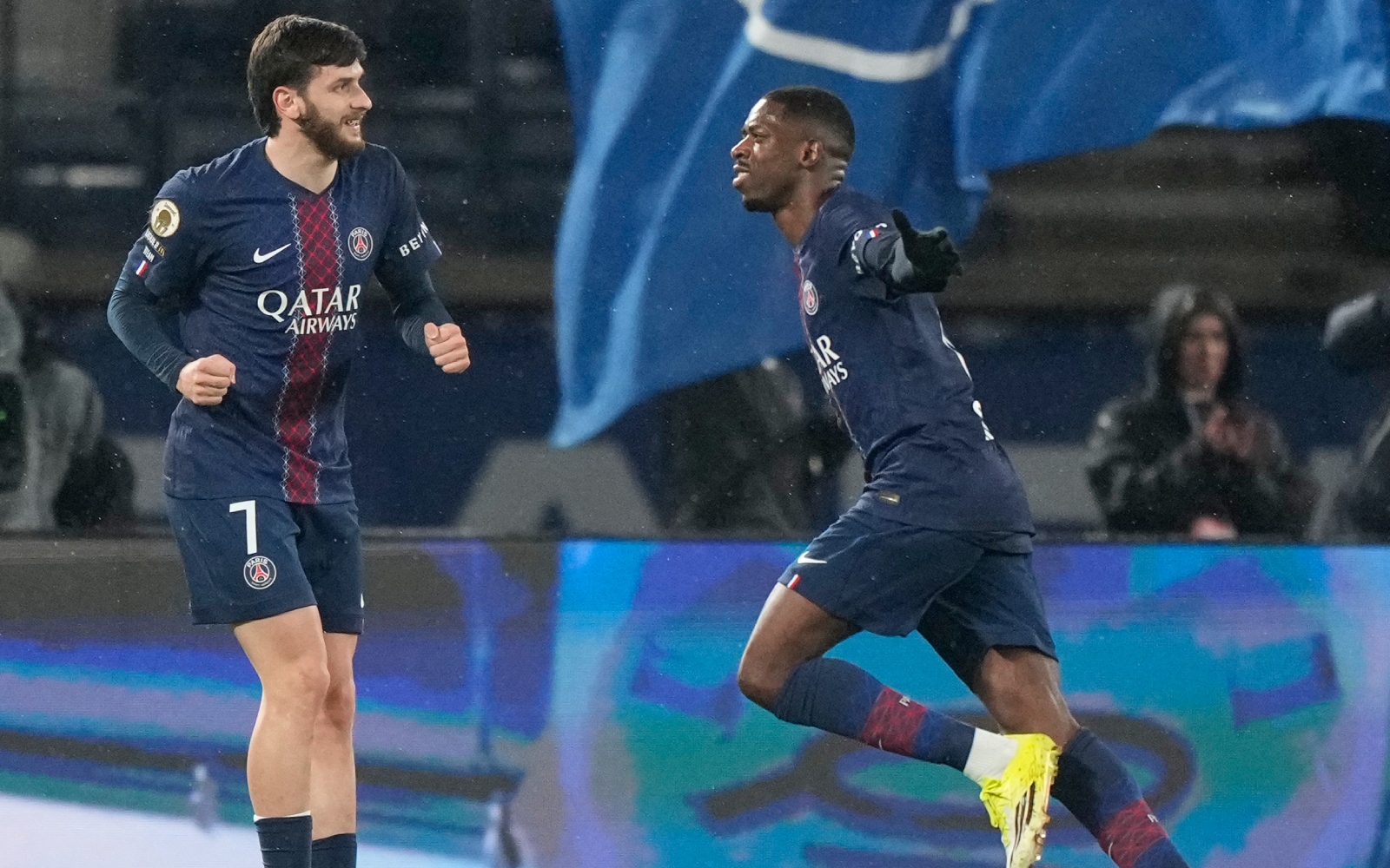 Kvaratskhelia y Dembélé. LAPRESSE