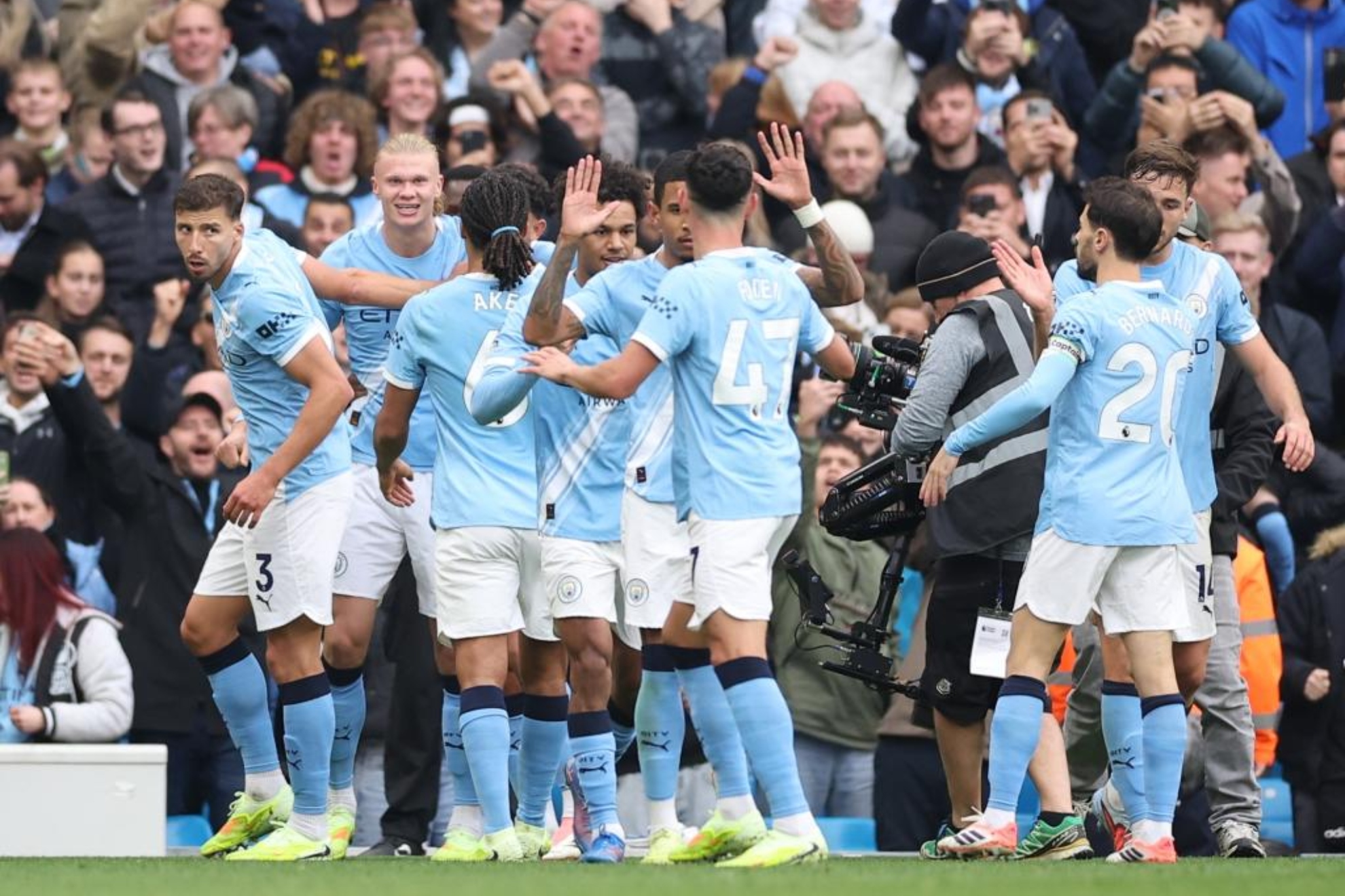 Los jugadores del City celebran un gol EFE