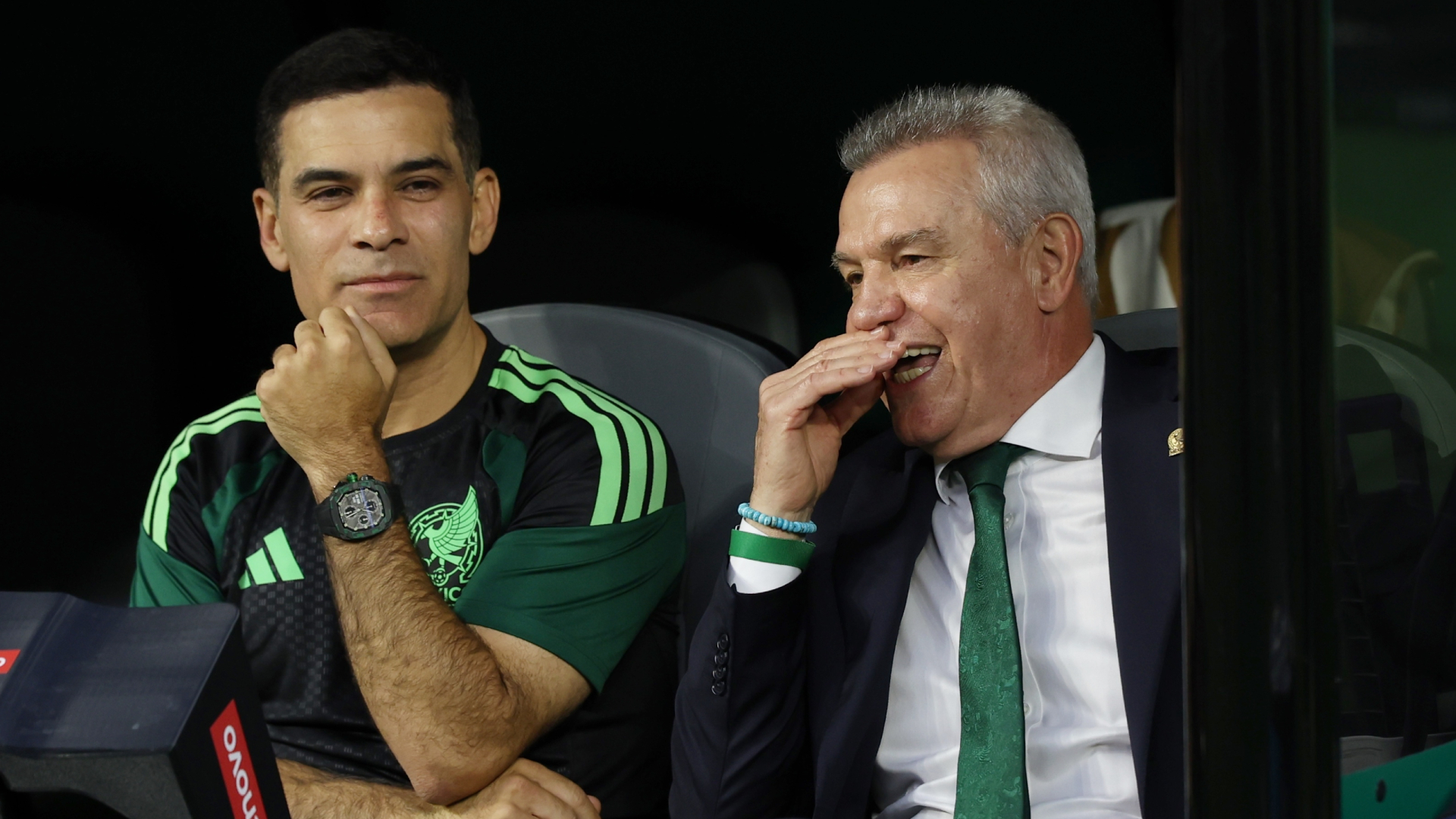Márquez como auxiliar del Vasco Aguirre en el Tri.