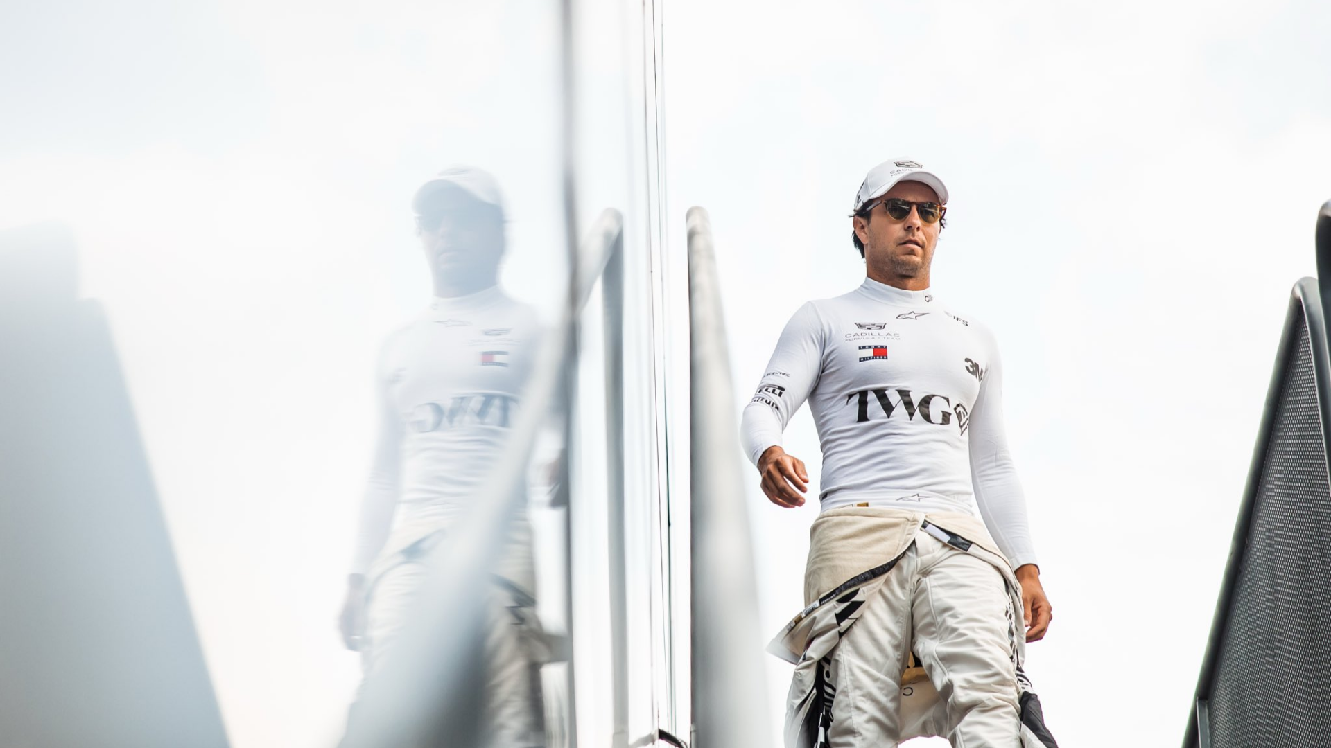 Checo Pérez terminó el GP de Azerbaiyán en el lugar 14. / ESPECIAL