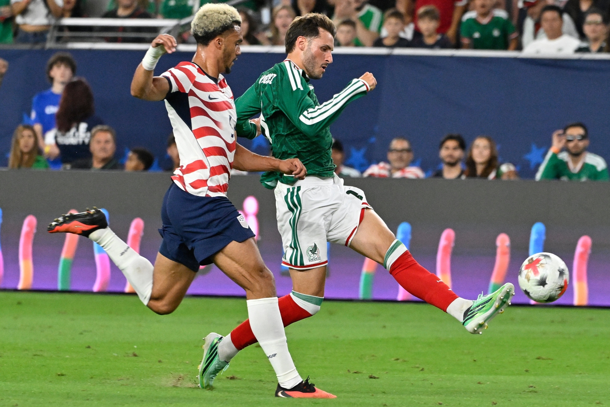 Santiago Giménez. MEXSPORT