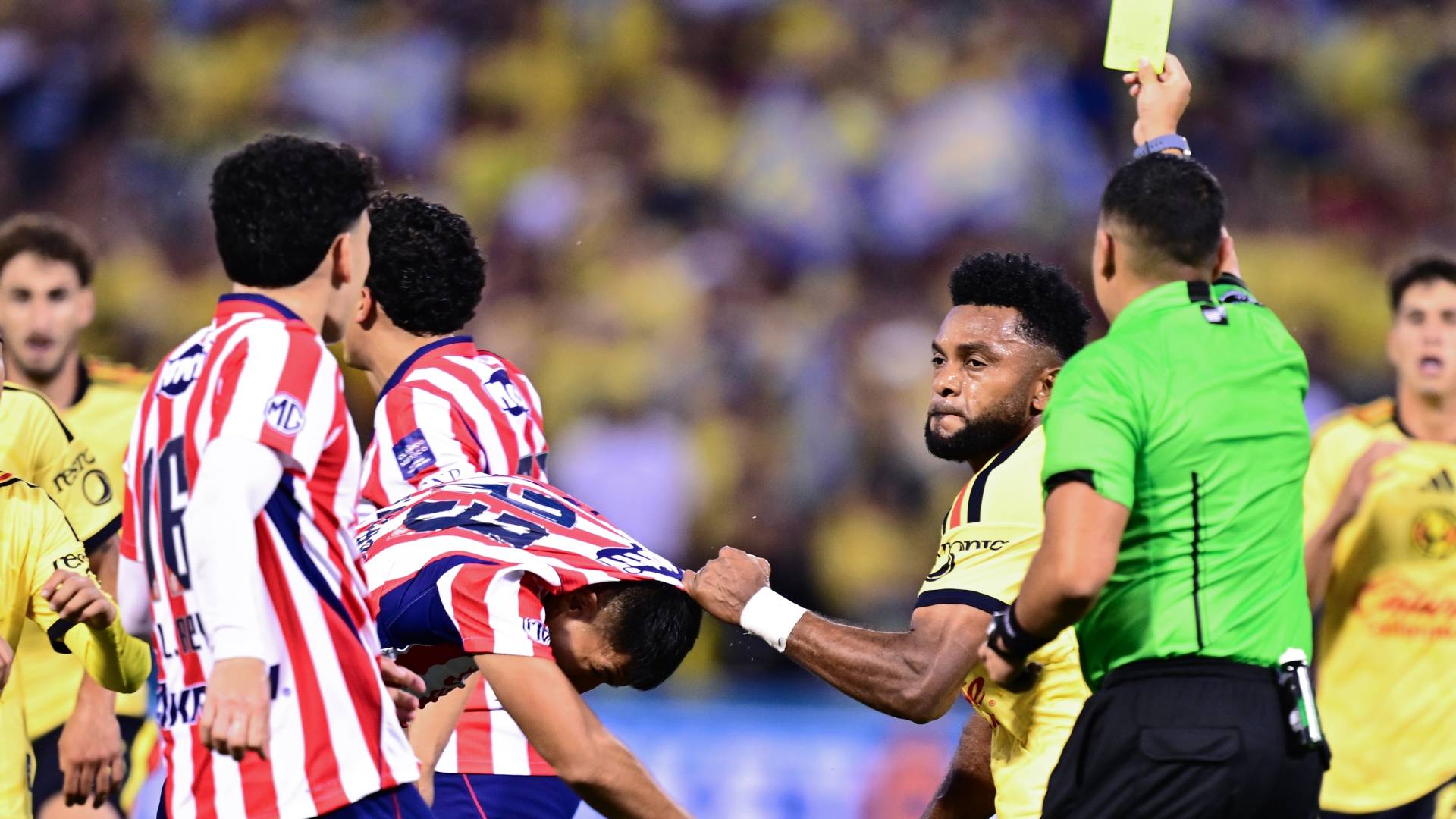América y Chivas tuvieron sus conatos de bronca en el amistoso / Mexsport