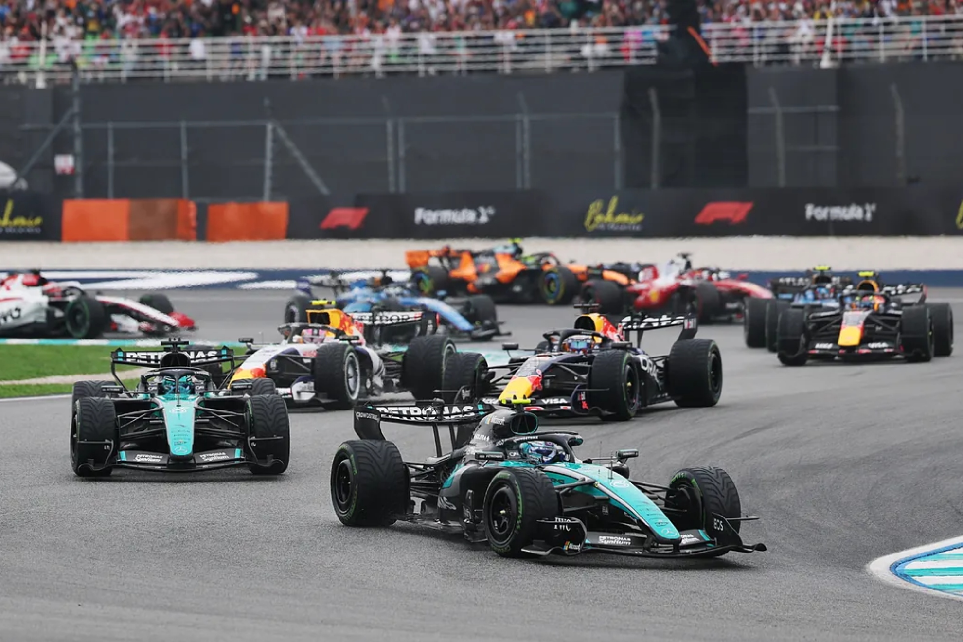 La salida del GP de Bahréin LAPRESSE