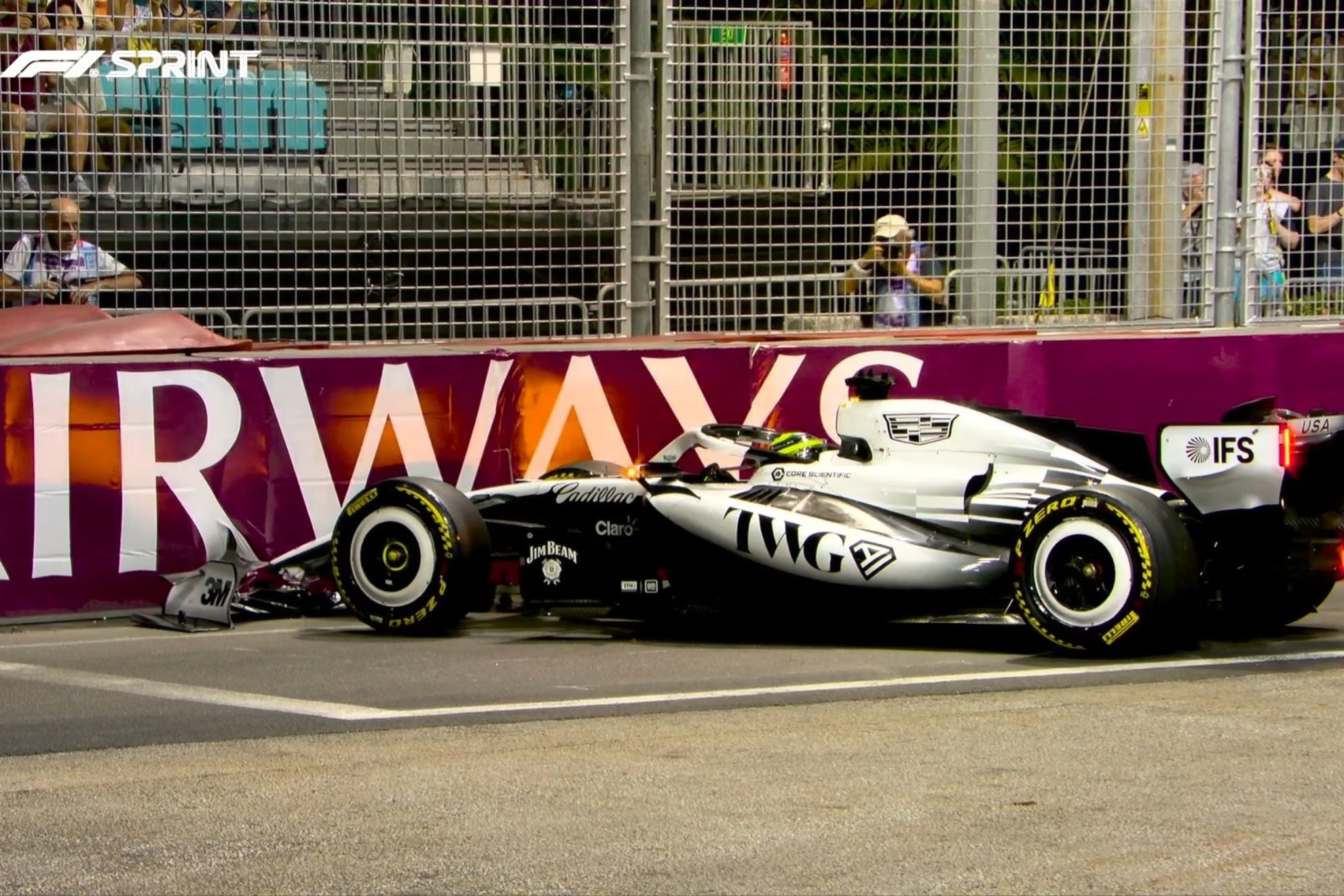 Checo Pérez tras darse con el muro F1