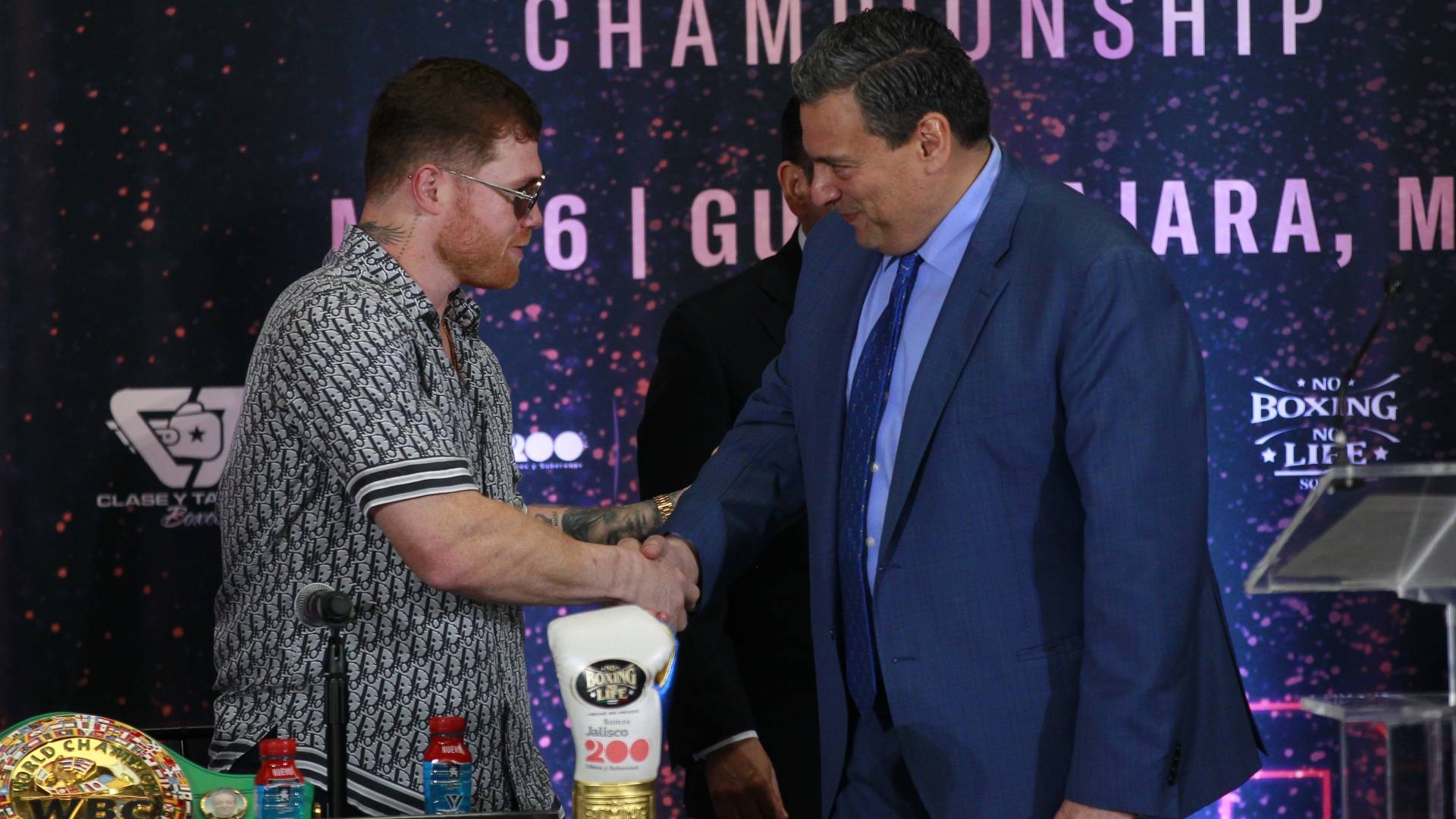 Mauricio Sulaimán y Canelo Álvarez / Mexsport