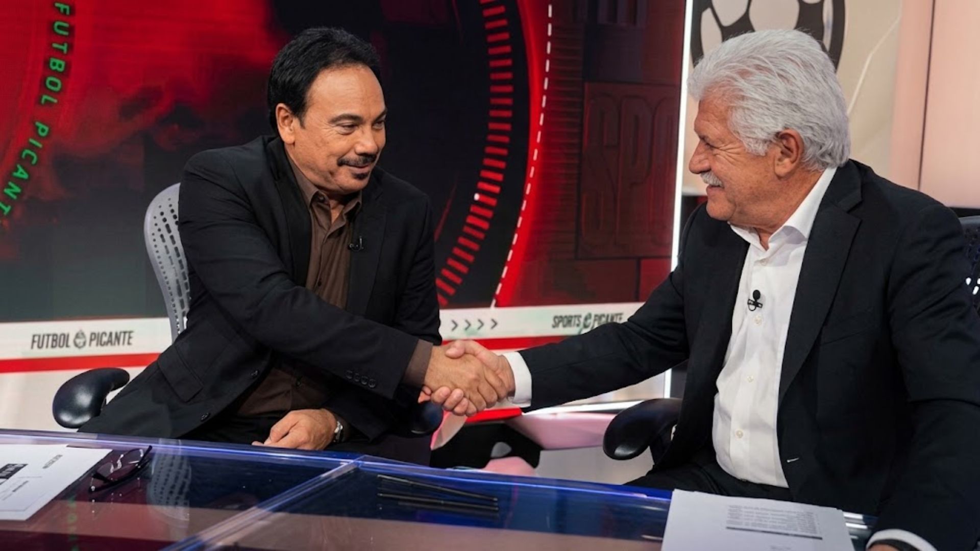 Hugo Sánchez y Ricardo 'Tuca' Ferretti protagonizaron una dinámica de ESPN en la que defendieron la grandeza de Pumas por encima de otros clubes de la Liga MX. / ESPECIAL CAPTURAS DE PANTALLA