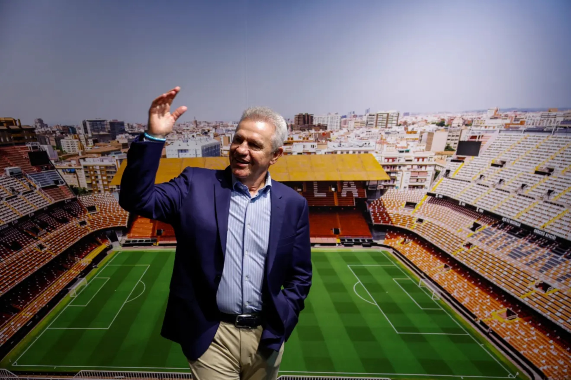Aguirre, en su presentación con el Valencia EFE