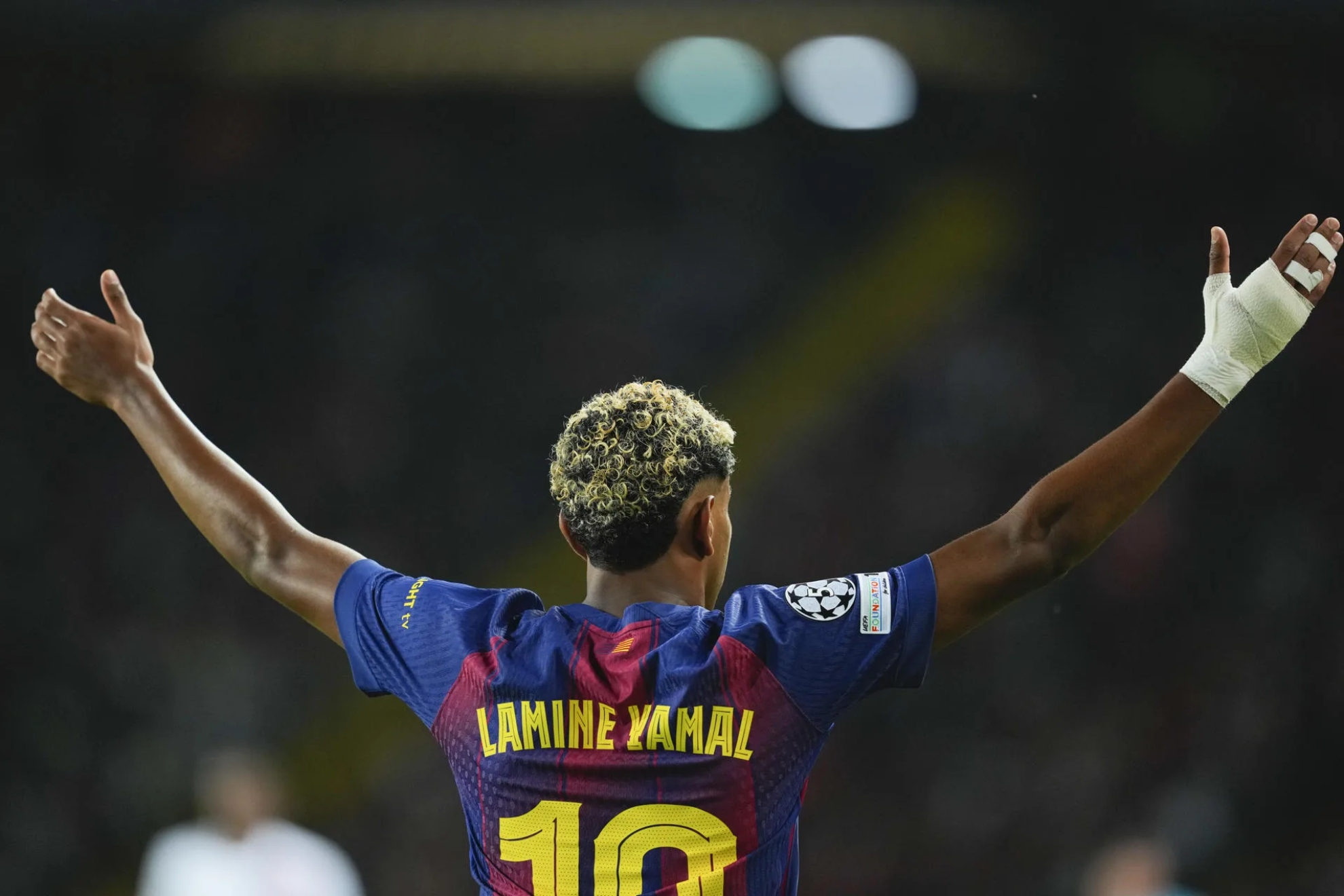 Lamine, durante un partido del Barcelona EFE